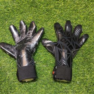 جوانتى وان -one goalkeepergloves